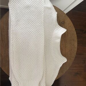 Hollister Classic White Crew Neck Sweater